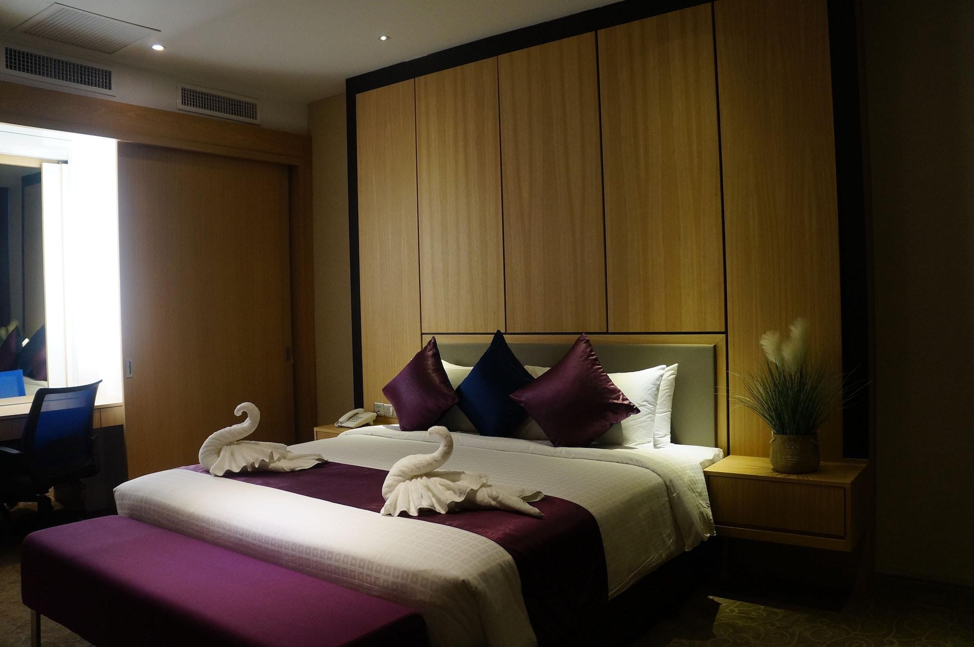 Greens Hotel & Suites Bintulu Zewnętrze zdjęcie