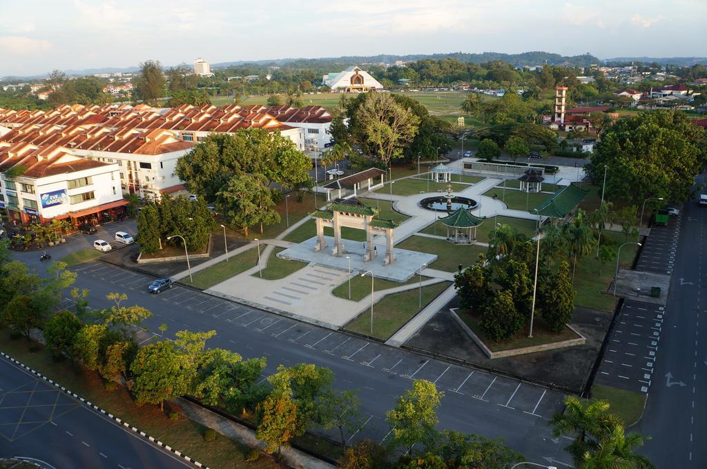 Greens Hotel & Suites Bintulu Zewnętrze zdjęcie