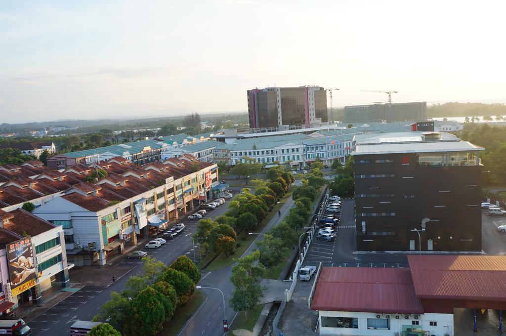Greens Hotel & Suites Bintulu Zewnętrze zdjęcie